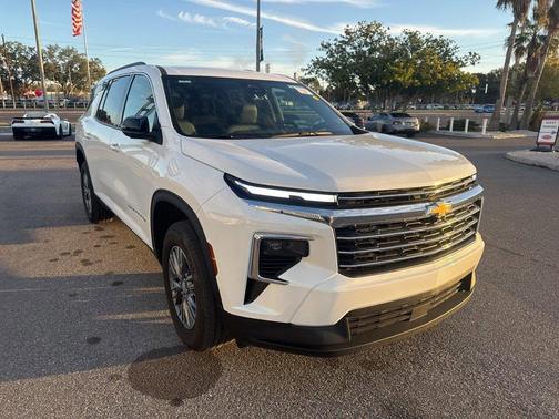 2025 Chevrolet Traverse LT