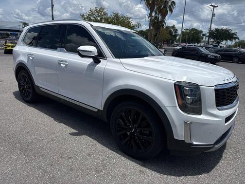 Glacial White Pearl 2022 Kia Telluride SX