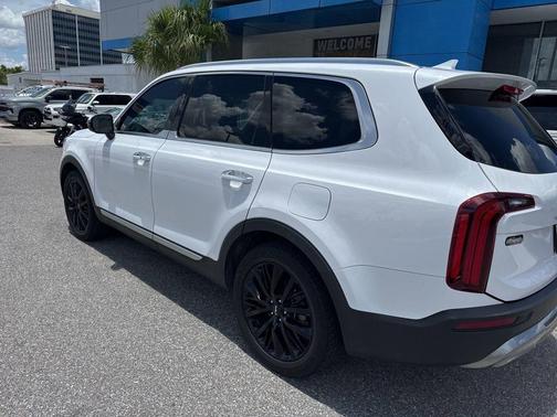 Glacial White Pearl 2022 Kia Telluride SX