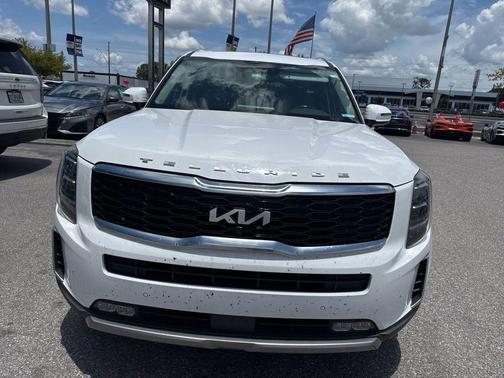 Glacial White Pearl 2022 Kia Telluride SX