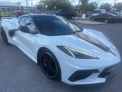 Arctic White 2024 Chevrolet Corvette Stingray w/2LT