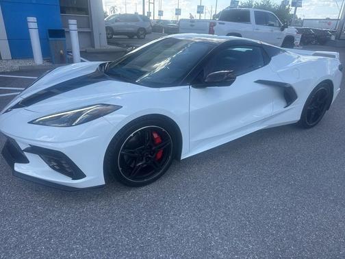 Arctic White 2024 Chevrolet Corvette Stingray w/2LT