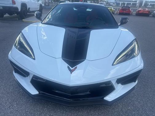 Arctic White 2024 Chevrolet Corvette Stingray w/2LT