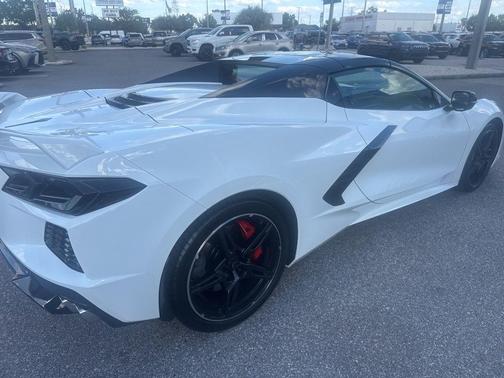 Arctic White 2024 Chevrolet Corvette Stingray w/2LT