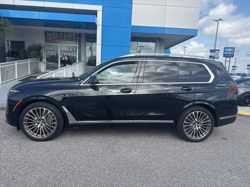Black Sapphire Metallic 2025 BMW X7 xDrive40i