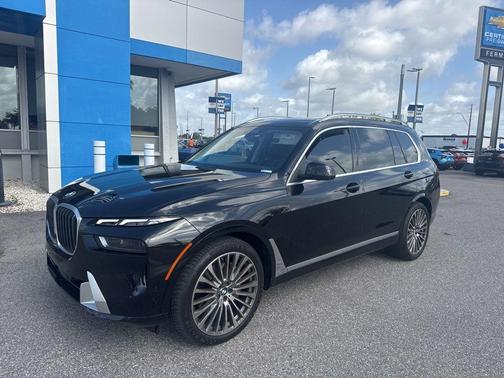 Black Sapphire Metallic 2025 BMW X7 xDrive40i