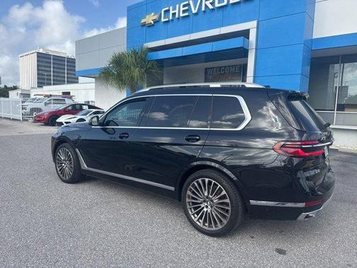 Black Sapphire Metallic 2025 BMW X7 xDrive40i