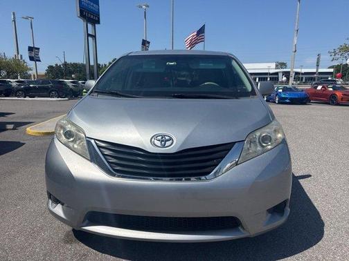 2014 Toyota Sienna LE