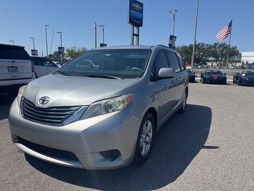 2014 Toyota Sienna LE