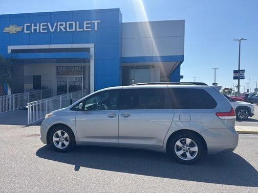 2014 Toyota Sienna LE