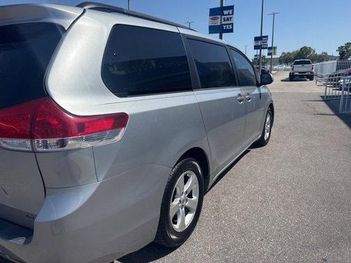 2014 Toyota Sienna LE