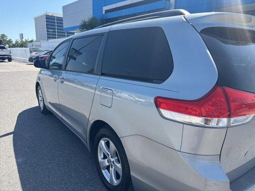 2014 Toyota Sienna LE