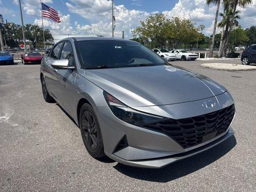 2022 Hyundai ELANTRA SEL