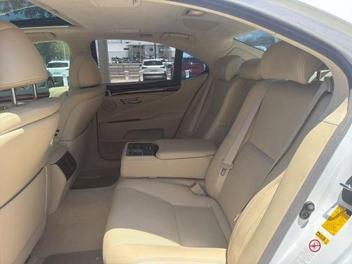 White 2014 Lexus LS 460 Base