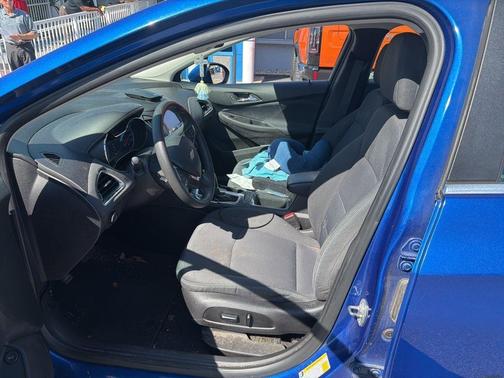Kinetic Blue 2018 Chevrolet Cruze LT