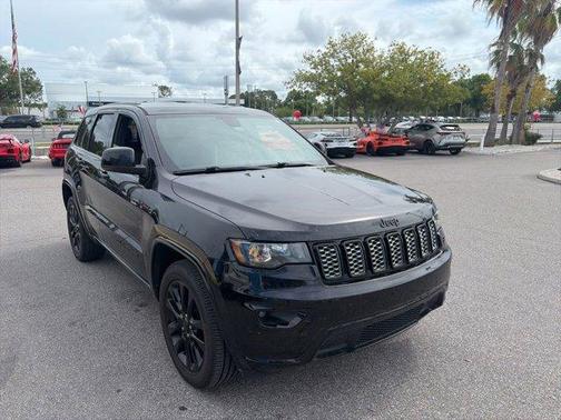 Diamond Black 2018 Jeep Grand Cherokee Altitude