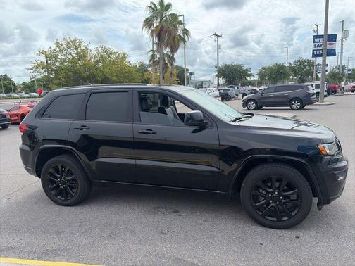 Diamond Black 2018 Jeep Grand Cherokee Altitude
