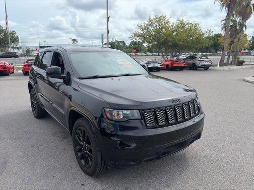 Diamond Black 2018 Jeep Grand Cherokee Altitude