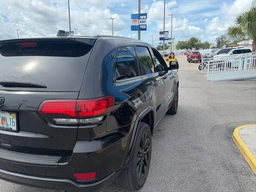 Diamond Black 2018 Jeep Grand Cherokee Altitude
