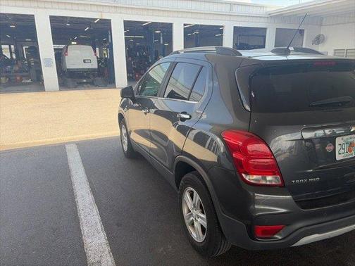 Nightfall Gray Metallic 2019 Chevrolet Trax LT