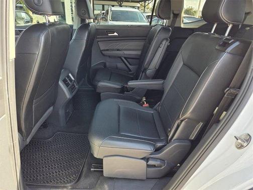 2022 Volkswagen Atlas 3.6L SE w/Technology