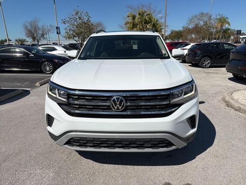 2022 Volkswagen Atlas 3.6L SE w/Technology