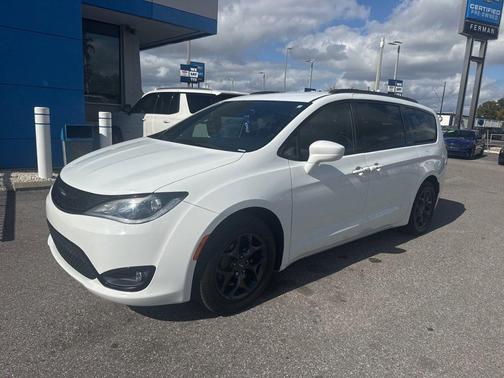 2019 Chrysler Pacifica Touring-L
