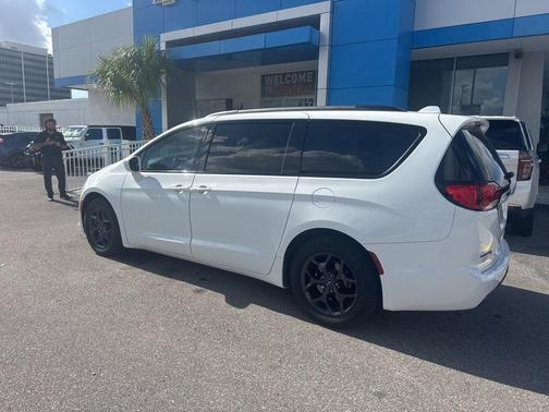 2019 Chrysler Pacifica Touring-L