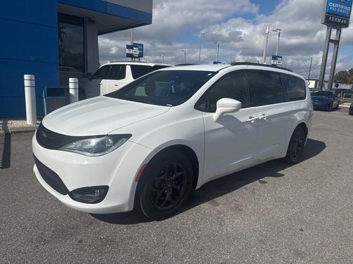 2019 Chrysler Pacifica Touring-L