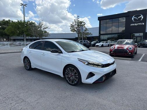Snow White Pearl 2022 Kia Forte GT