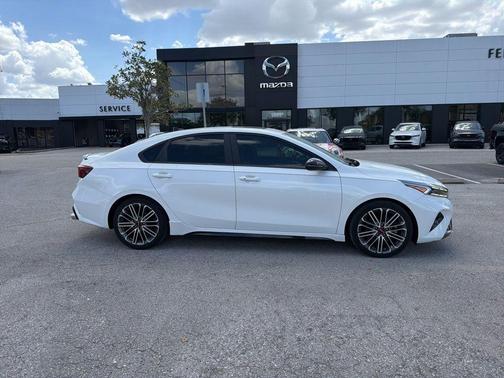 Snow White Pearl 2022 Kia Forte GT