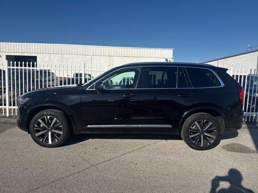 2025 Volvo XC90 B5 Core