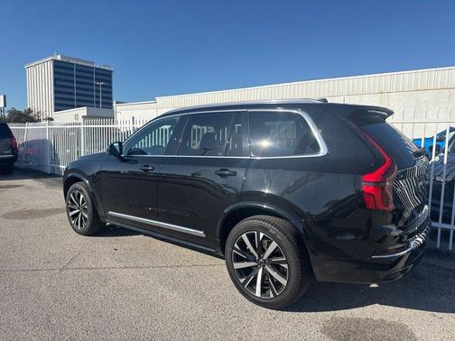 2025 Volvo XC90 B5 Core