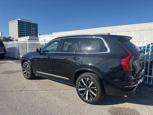 2025 Volvo XC90 B5 Core