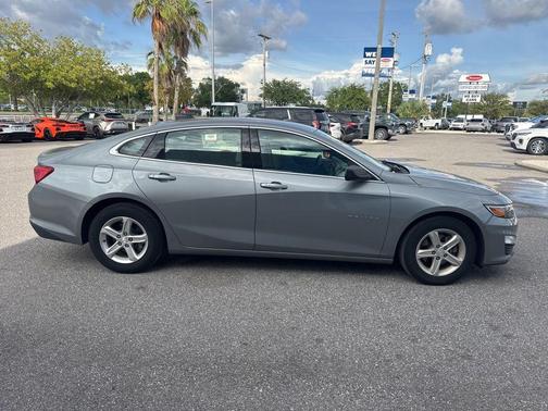 Sterling Gray Metallic 2023 Chevrolet Malibu 1LS