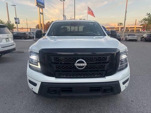 2023 Nissan Titan SV