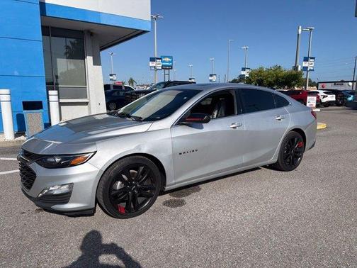 Silver Ice Metallic 2022 Chevrolet Malibu LT