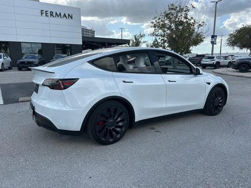 2025 Tesla Model Y Performance