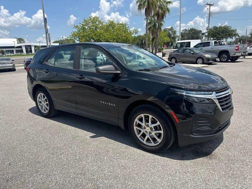 Mosaic Black Metallic 2022 Chevrolet Equinox LS