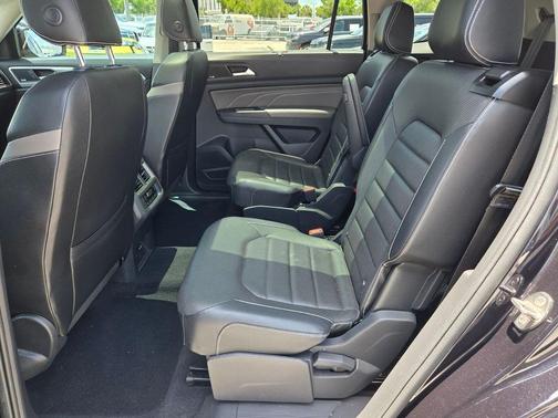 Deep Black Pearl Effect 2021 Volkswagen Atlas 3.6 V6 SEL Premium R-Line