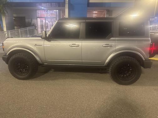 2024 Ford Bronco Outer Banks