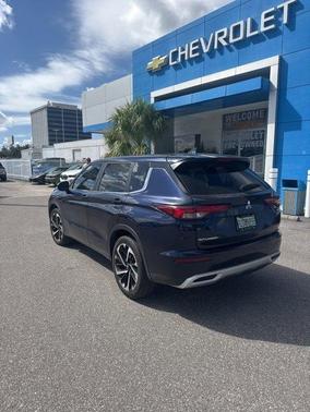 2023 Mitsubishi Outlander SE