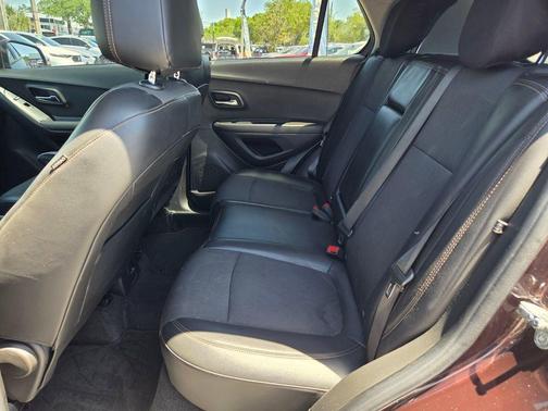 Black Cherry Metallic 2021 Chevrolet Trax LT