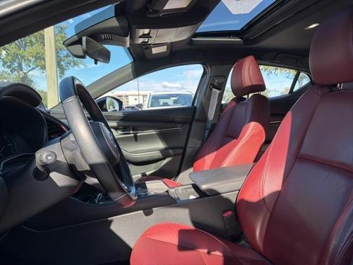 2023 Mazda Mazda3 Carbon Edition