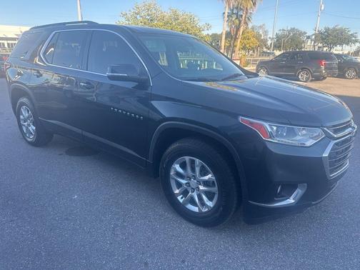 2021 Chevrolet Traverse LT Cloth