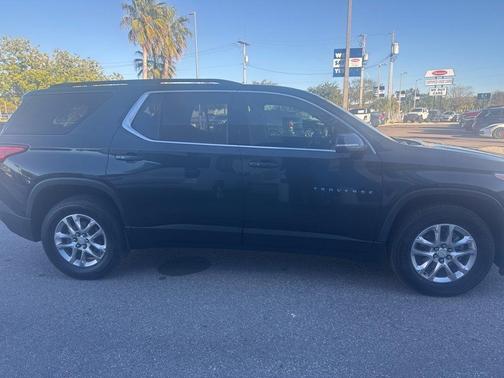 2021 Chevrolet Traverse LT Cloth