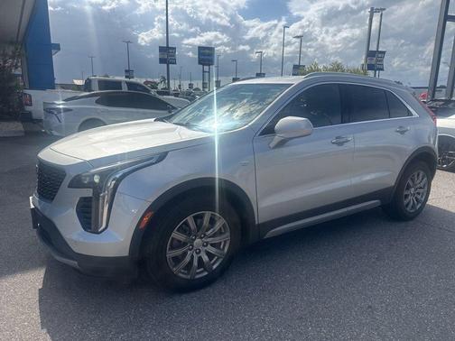 Radiant Silver Metallic 2020 Cadillac XT4 Premium Luxury