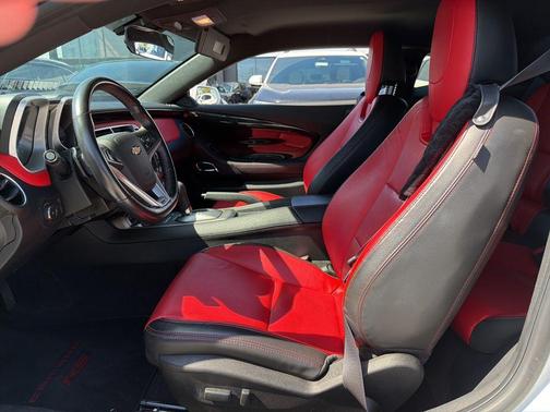 Summit White 2015 Chevrolet Camaro 2LT