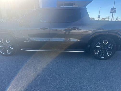 2025 GMC Sierra EV Denali