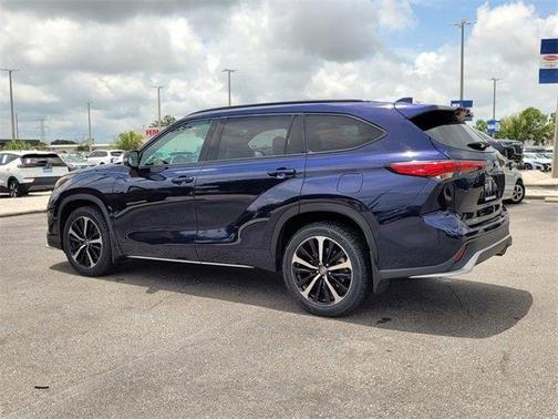2022 Toyota Highlander XSE